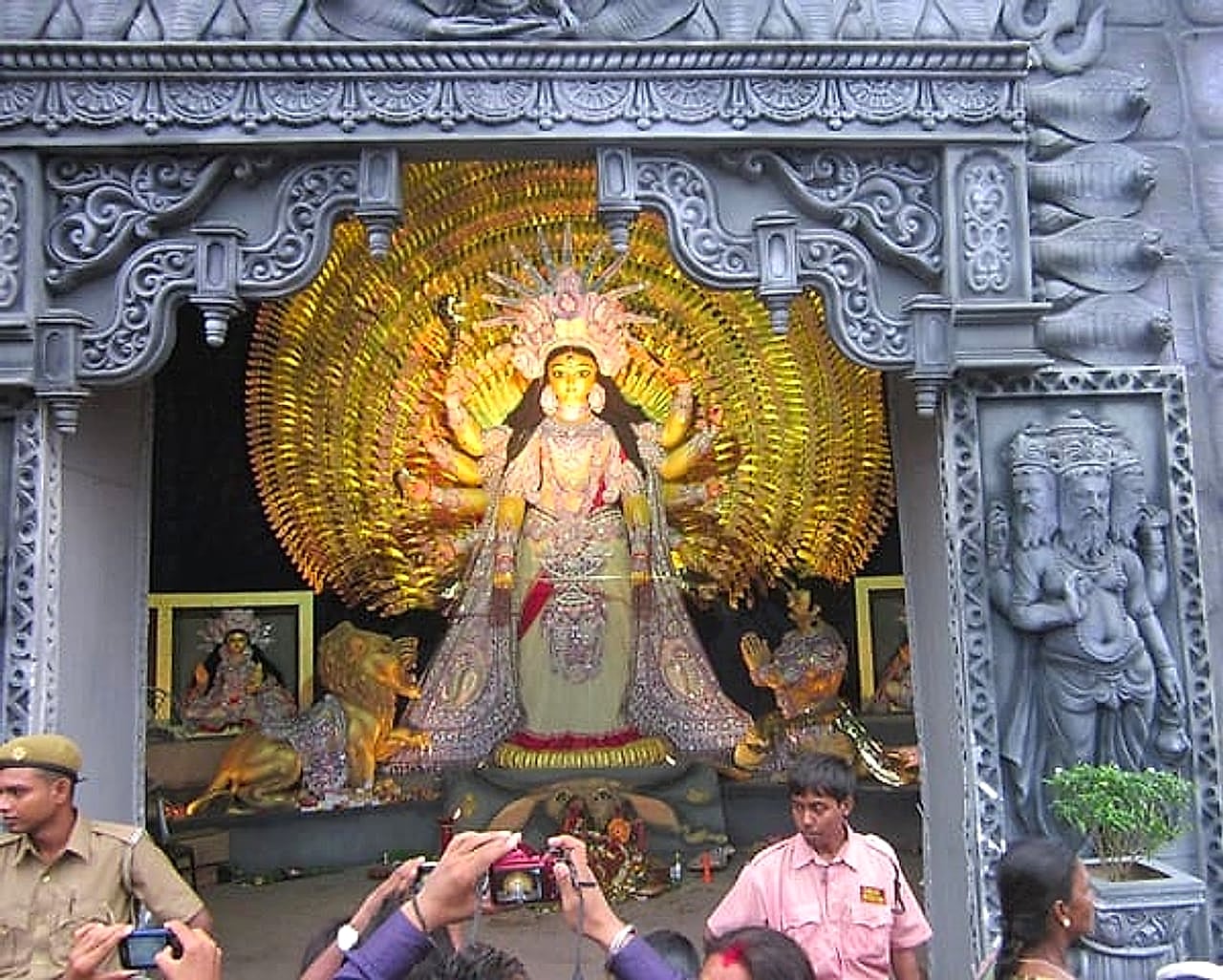 Kumartuli Park Sarbojanin Durgotsab Committee